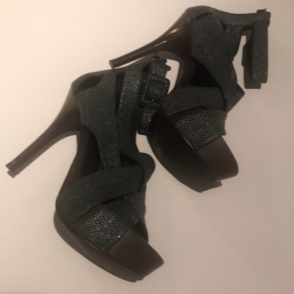 BCBGMaxazria platform heel, ankle strap & zipper - Picture 3 of 5